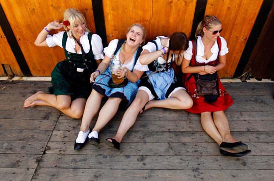 صور حسنوات ألمانيات في إحتفال البيرة