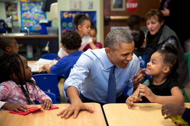 صور أوباما مع الأطفال