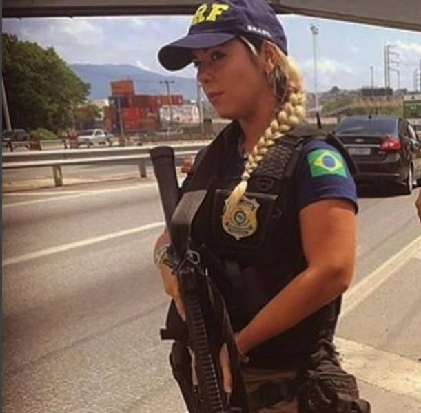 صور اجمل شرطية برازيلية