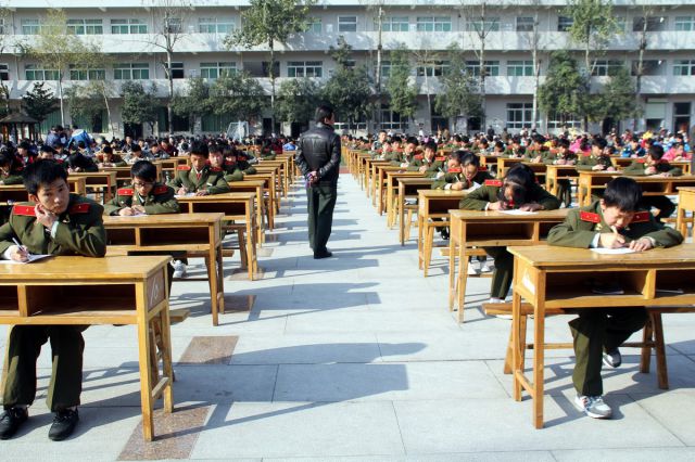 كيف تمر الامتحانات في الصين